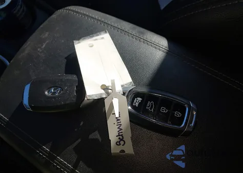 2019 Hyundai Santa Fe Limited 2.0T z USA, uszkodzony, nr VIN 5NMS5CAA1KH026371